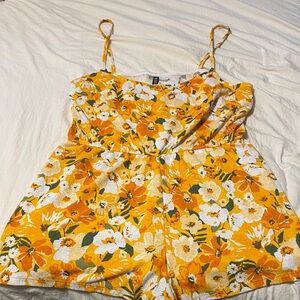 Divided Orange Romper with Floral Print - sz. L